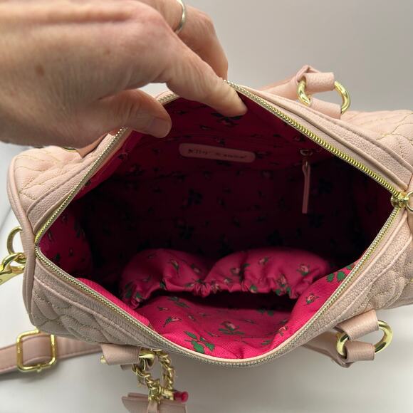 Betsy Johnson Light Pink Lip Purse Bag Removable Crossbody Strap - Picture 12 of 16